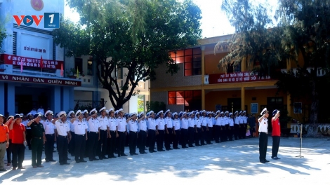 Quân và dân Trường Sa vững vàng nơi đầu sóng (30/4/2018)