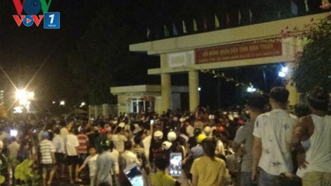 Có nên bày tỏ lòng yêu nước bằng hành vi vi phạm pháp luật? (12/6/2018)