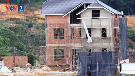 Vi phạm xây dựng trên đất rừng phòng hộ ở Đà Lạt, tỉnh Lâm Đồng: có hay không sự làm ngơ của chính quyền địa phương? (10/7/2018)
