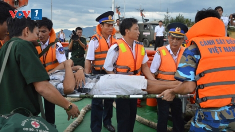 Vùng Cảnh sát biển 2 sẵn sàng vượt hiểm nguy, hỗ trợ ngư dân (13/8/2018)