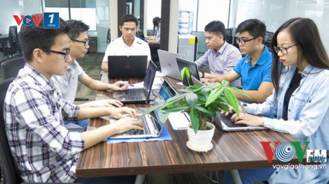 Nhà khoa học trẻ và sản phẩm giáo dục 4.0 giúp học sinh Việt Nam hiểu vấn đề nhanh để áp dụng vào thực tiễn (27/8/2018)