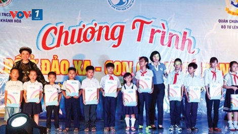 Tết Trung thu " Bố ở đảo xa - Con ở nhà có bạn" (15/9/2018)