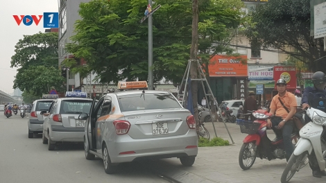 Nhức nhối tình trạng taxi vi phạm an toàn giao thông (17/9/2018)