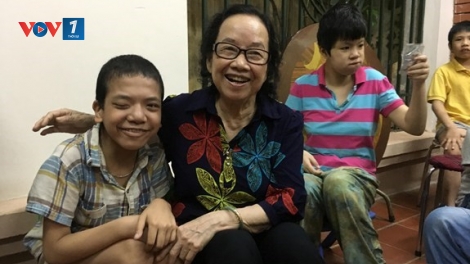 Người gieo niềm hy vọng trong những “vầng trăng khuyết” (5/1/2019)