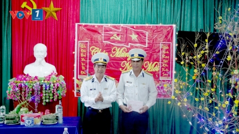 Vùng 3 Hải quân, chúc Tết trạm ra đa 540 Cồn Cỏ (31/1/2019)
