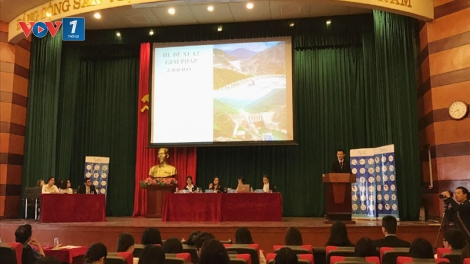 Những nghị sĩ trẻ tham gia Dự án "Diễn đàn mô phỏng Nghị viện trẻ" (6/1/2019)