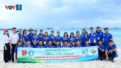 Hoạt động tình nguyện giúp sinh viên rèn luyện kỹ năng sống và khát vọng cống hiến hết mình của tuổi trẻ (8/11/2019)
