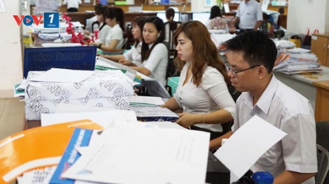 Bỏ biên chế suốt đời, tăng niềm tin của dân (27/11/2019)