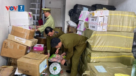 Hà Nội bắt giữ 800kg thịt lợn không rõ nguồn gốc xuất xứ (19/12/2019)