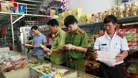 Tăng cường quản lý, xử lý vi phạm an toàn vệ sinh thực phẩm mùa lễ hội (21/2/2019)