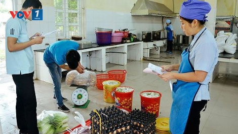 An toàn thực phẩm trong trường học sau việc trẻ mầm non ở Bắc Ninh dương tính với sán lợn (23/3/2019)
