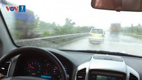 Chăm sóc ô tô thời tiết nồm ẩm (6/3/2019)