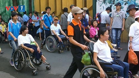 Hỗ trợ người khuyết tật thế nào cho hợp lý? (18/4/2019)
