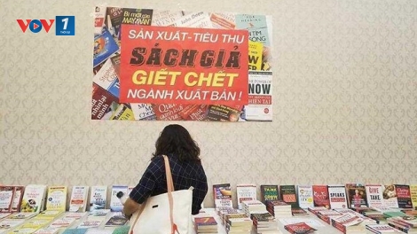 Đấu tranh với nạn sách giả, vi phạm sở hữu trí tuệ: Không thể mãi thờ ơ (19/6/2019)