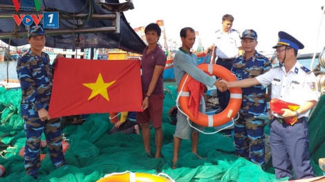 Vùng Cảnh sát biển 2 sẵn sàng vượt hiểm nguy hỗ trợ ngư dân vươn khơi (6/6/2019)