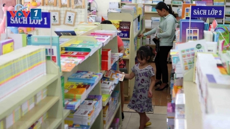 Xã hội hoá sách giáo khoa: Làm sao để không có tình trạng “loạn sách”? (11/6/2019)