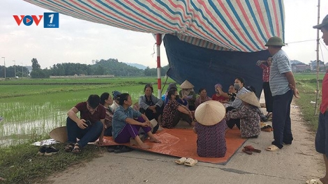 Câu chuyện lòng tin nhìn từ việc người dân chặn xe rác Nam Sơn (Hà Nội) (5/7/2019)