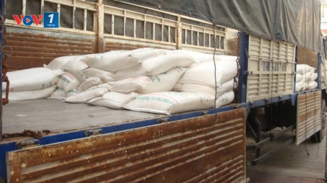Quản lý thị trường Long An bắt giữ 19 tấn đường cát nhập lậu (5/7/2019)