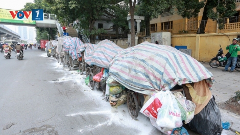 Vì sao người dân liên tục chặn xe chở rác vào bãi rác? (10/7/2019)