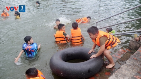 Cần trang bị cho trẻ những kỹ năng gì để phòng chống đuối nước? (12/7/2019)