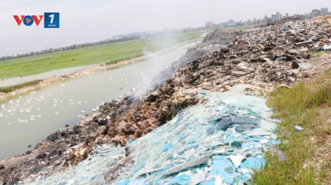 Bắc Ninh: Khó xử lý tình trạng đổ trộm rác thải công nghiệp (7/8/2019)