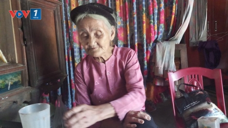 Cụ bà 83 tuổi xin thoát nghèo và bài học về lòng tự trọng (30/9/2019)