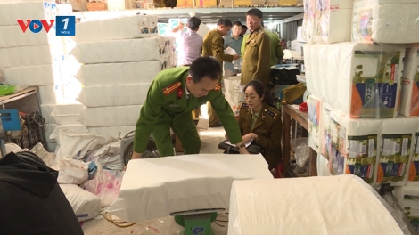 Bắc Ninh: Phát hiện xưởng sản xuất giấy ăn nghi giả nhãn hiệu (7/1/2020)