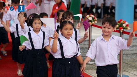 Giáo dục học sinh: Đừng nặng về "dạy chữ" mà xem nhẹ "dạy người" (14/1/2020)