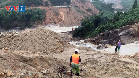 Liên tiếp sạt lở đất do mưa lũ gây hậu quả nghiêm trọng: Liệu có giải pháp phòng tránh hiệu quả? (30/10/2020)