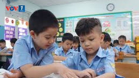 Chương trình lớp 1 mới: quá nặng. Điều chỉnh cách nào cho phù hợp? (7/10/2020)