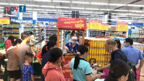 Đảm bảo hàng hóa thiết yếu phục vụ người dân trong mùa mưa lũ (20/10/2020)