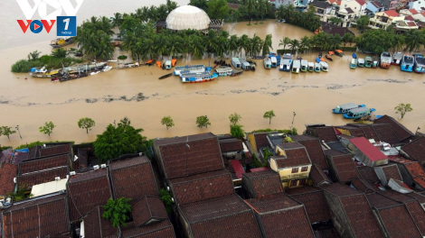 Ứng phó mưa lũ ở các tỉnh miền Trung (13/10/2020).