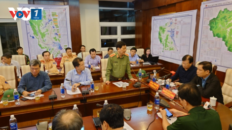 Phó Thủ tướng Trịnh Đình Dũng: Tranh thủ từng giờ sơ tán dân, tìm kiếm 2 tàu mất tích (28/10/2020)