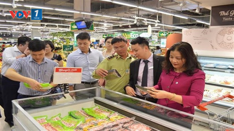Quản lý thị trường đẩy mạnh kiểm soát chất lượng hàng hóa khuyến mại (17/11/2020)