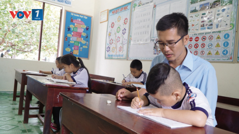 Những người thầy neo chữ nơi đầu sóng (19/11/2020)