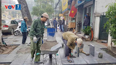 Đá lát vỉa hè Hà Nội và câu chuyện trách nhiệm (17/11/2020)