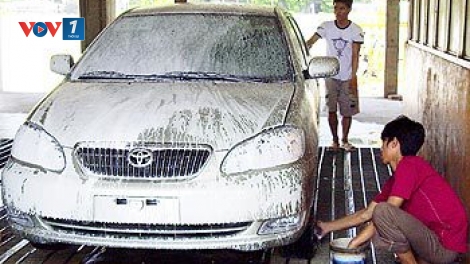 Bạn hữu đường xa: Chống virus corona: Vệ sinh xe sau mỗi chuyến chở khách (6/2/2020)