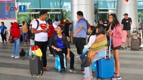 Đà Nẵng: Hướng dẫn viên du lịch hỗ trợ khách nước ngoài trong thời gian cách ly (20/3/2020)