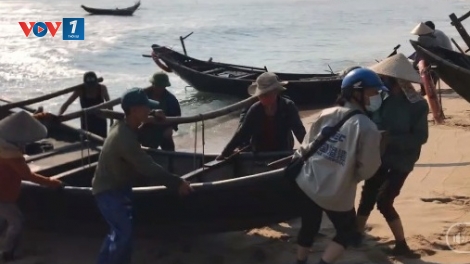 Hà Tĩnh: Người dân không nên hoang mang vì biển xuất hiện dải nước màu đỏ (10/3/2020)