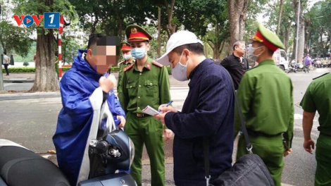Tập trung đông người nơi công cộng: phạt 10 triệu/người (4/4/2020)