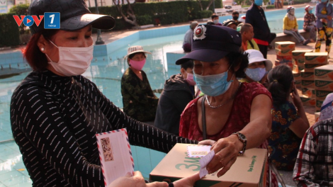 Không quên trợ giúp người yếu thế (3/4/2020)