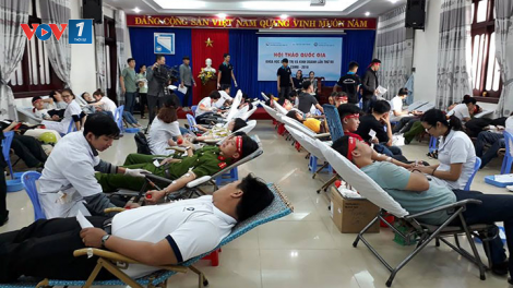 Những anh hùng hiến máu thời COVID-19 (7/4/2020)