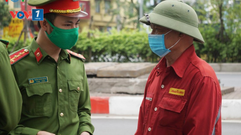 Hà Nội xử phạt người vi phạm lệnh “hạn chế ra đường”: Người dân đồng tình (4/4/2020)