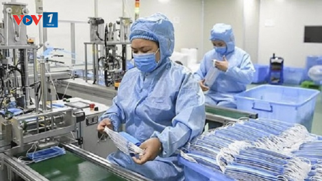 Việt Nam đẩy nhanh sản xuất trang thiết bị y tế, chủ động ứng phó với dịch Covid-19 (19/4/2020)