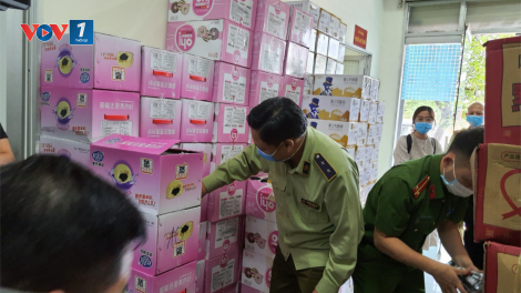 Phát hiện số lượng lớn thực phẩm nhập lậu vận chuyển từ Lào Cai về Hà Nội tiêu thụ (1/5/2020)