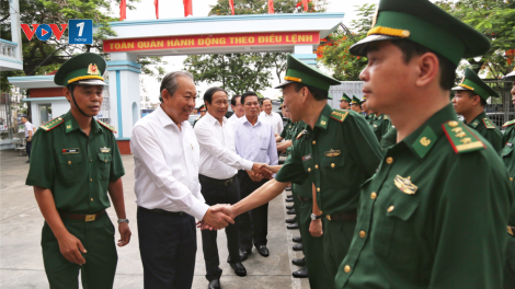 Phó TTg Trương Hòa Bình kiểm tra công tác cải cách hành chính và chống buôn lậu, gian lận thương mại tại Hải Phòng (04/07/2020)