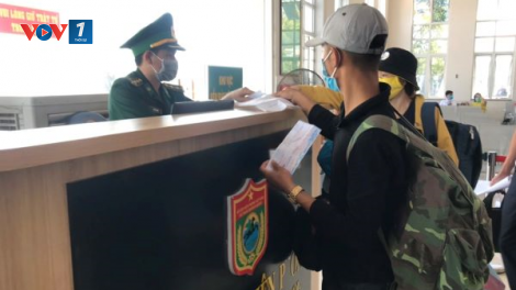 Quảng Ngãi: Đưa 2.200 khách du lịch rời đảo Lý Sơn (27/07/2020)