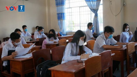 Thi tốt nghiệp THPT 2020: Học sinh lớp 12 ôn tập “nước rút”, bám sát chương trình đã giảm tải (28/7/2020)