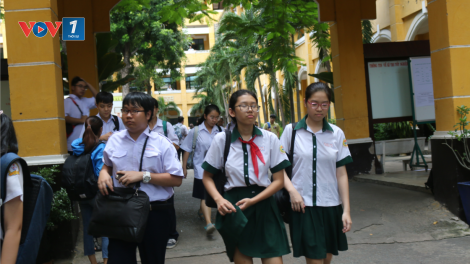 Nhiều thí sinh than đề thi Toán vào lớp 10 chuyên ở TPHCM khó (17/07/2020)