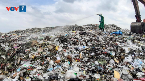 Loạt bài: “Vỡ trận rác thải và bài toán quy hoạch, công nghệ”. Bài 2 nhan đề: "Gỡ nút thắt quy hoạch, xử lý rác thải" (6/8/2020)